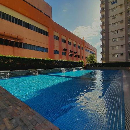 Aparthotel Laureano Di Trevi Tower Manila Zewnętrze zdjęcie